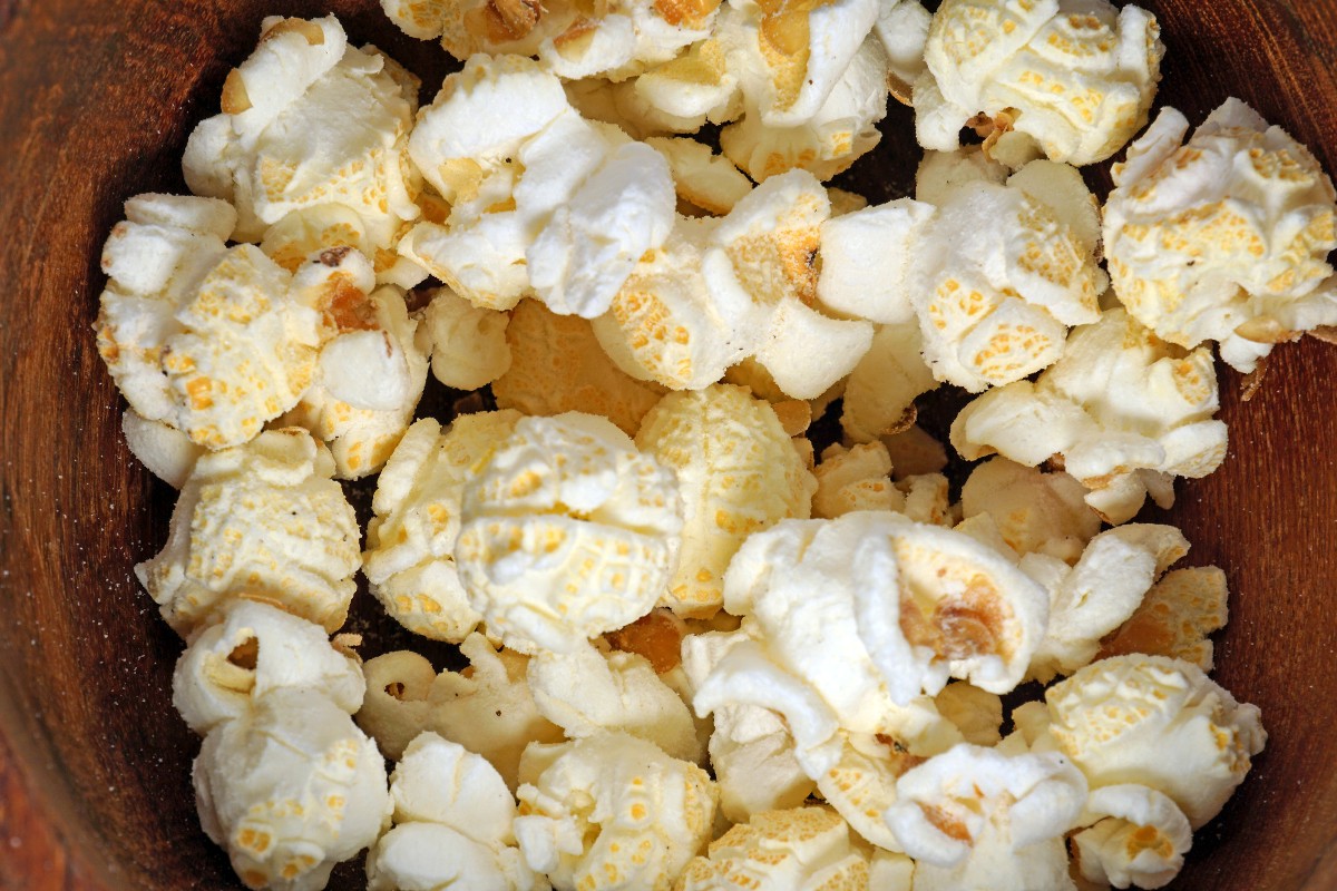 Is White Cheddar Popcorn Healthy for Weight Loss?