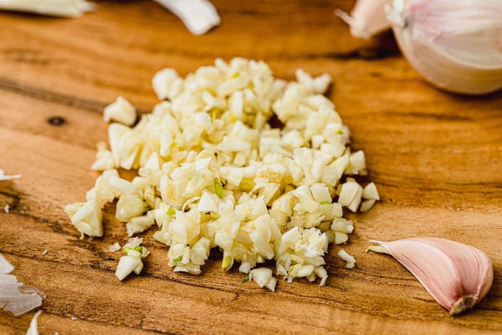 How Much Minced Garlic Is One Clove
